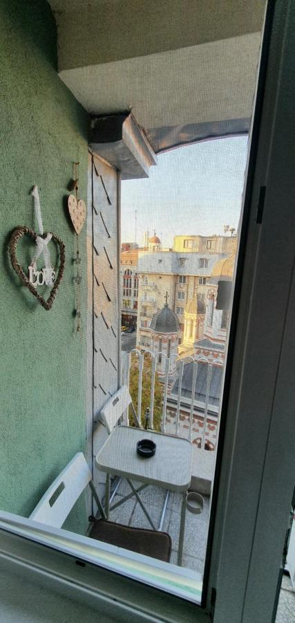 And Sleep Old Apartment *